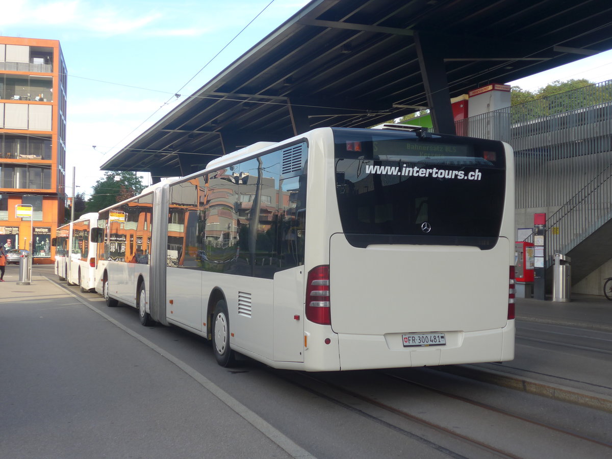 (218'447) - Intertours, Domdidier - Nr. 211/FR 300'481 - Mercedes (ex STI Thun Nr. 135) am 4. Juli 2020 beim Bahnhof Bern Br�nnen Westside