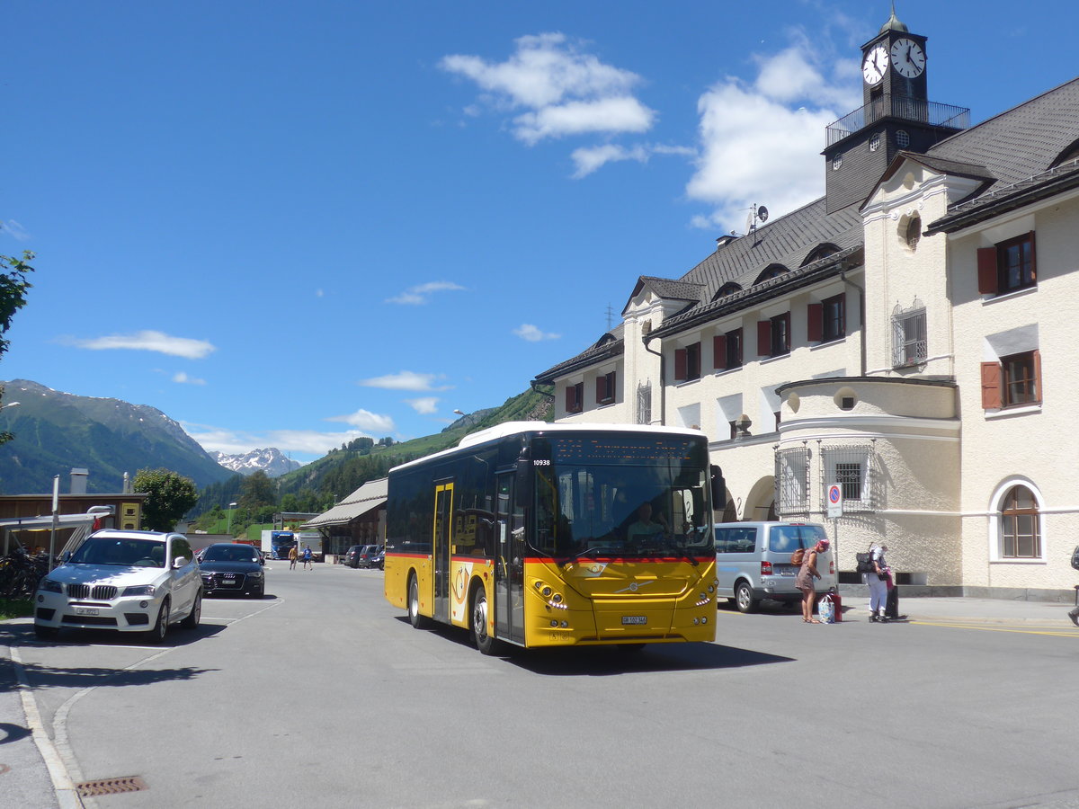(218'479) - PostAuto Graub�nden - GR 102'346 - Volvo am 5. Juli 2020 beim Bahnhof Scuol-Tarasp