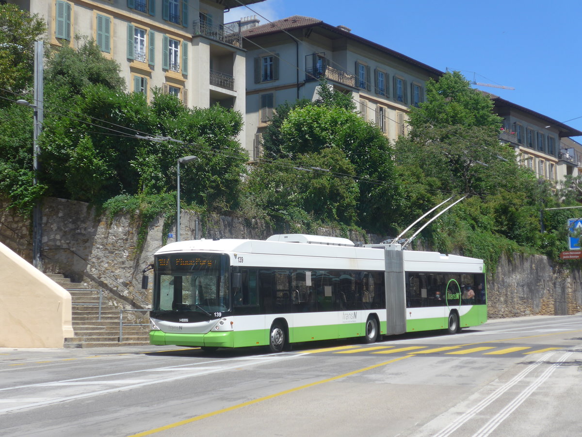 (218'541) - transN, La Chaux-de-Fonds - Nr. 139 - Hess/Hess Gelenktrolleybus (ex TN Neuch�tel Nr. 139) am 6. Juli 2020 beim Bahnhof Neuch�tel