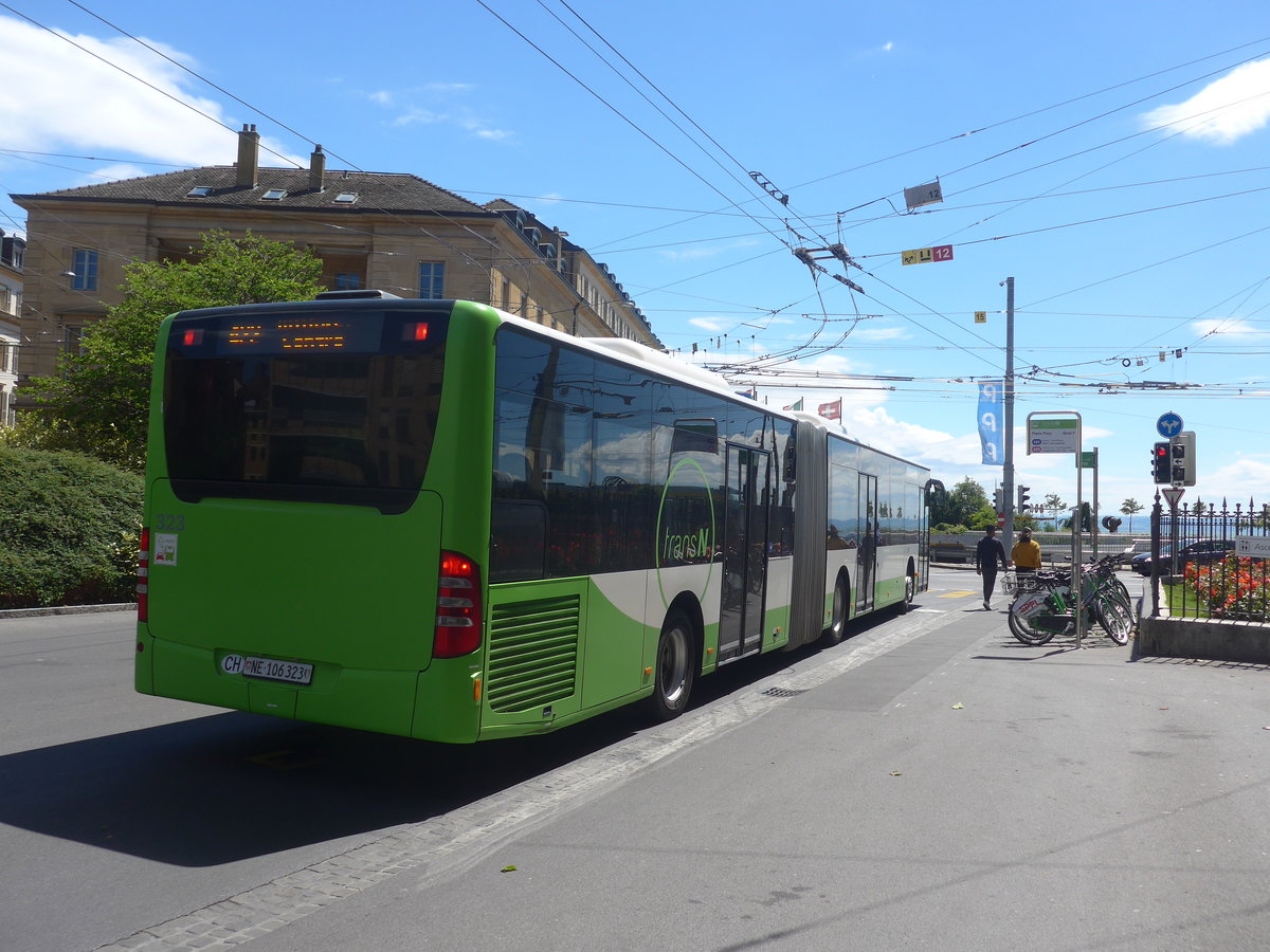 (218'560) - transN, La Chaux-de-Fonds - Nr. 323/NE 106'323 - Mercedes am 6. Juli 2020 in Neuch�tel, Place Pury