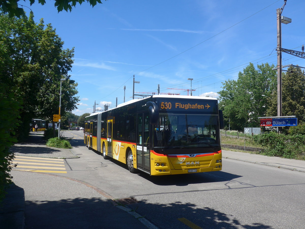 (218'738) - PostAuto Z�rich - Nr. 366/ZH 587'799 - MAN am 18. Juli 2020 beim Bahnhof B�lach