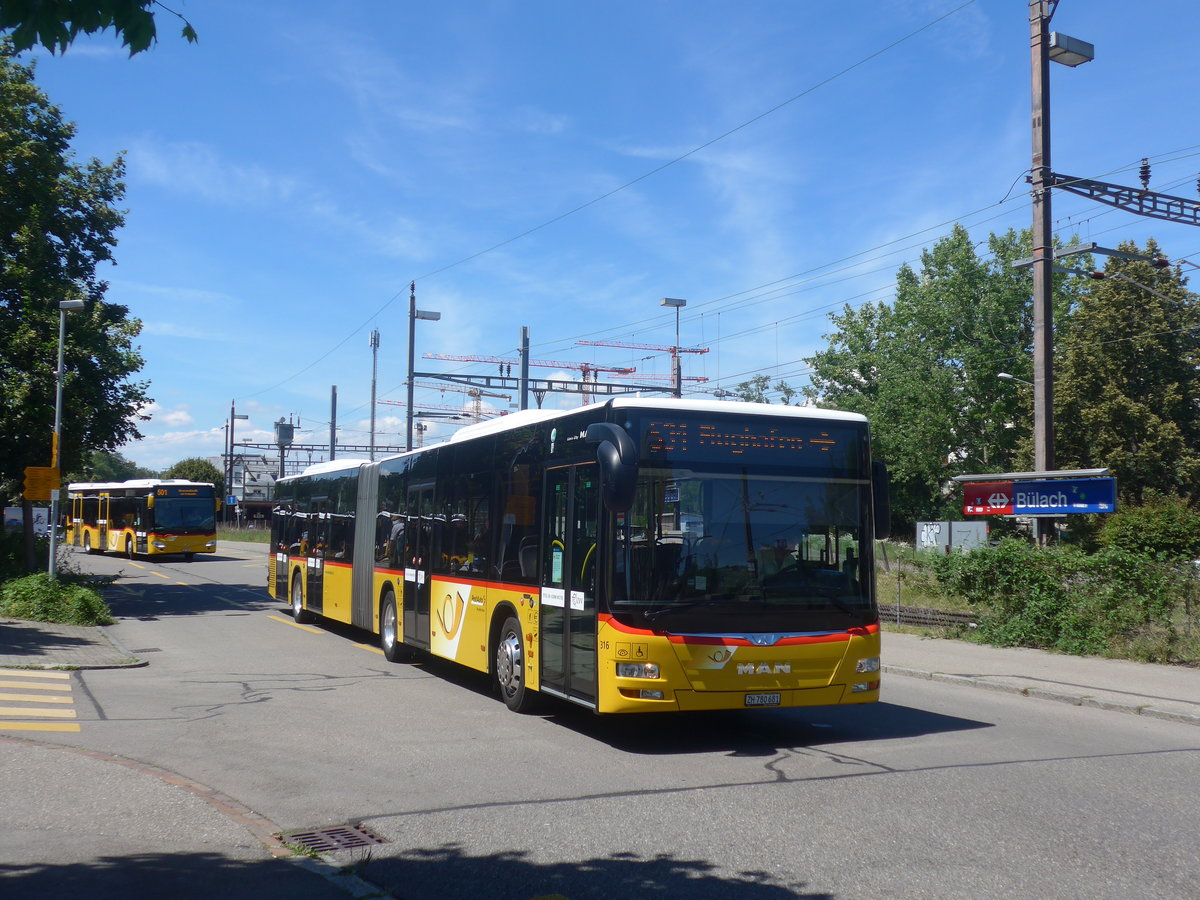 (218'749) - PostAuto Z�rich - Nr. 316/ZH 780'681 - MAN am 18. Juli 2020 beim Bahnhof B�lach