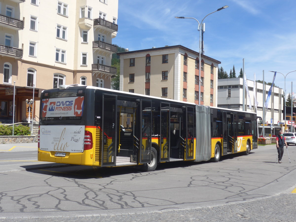 (218'898) - PostAuto Graub�nden - GR 102'356 - Mercedes am 20. Juli 2020 beim Bahnhof Davos Dorf