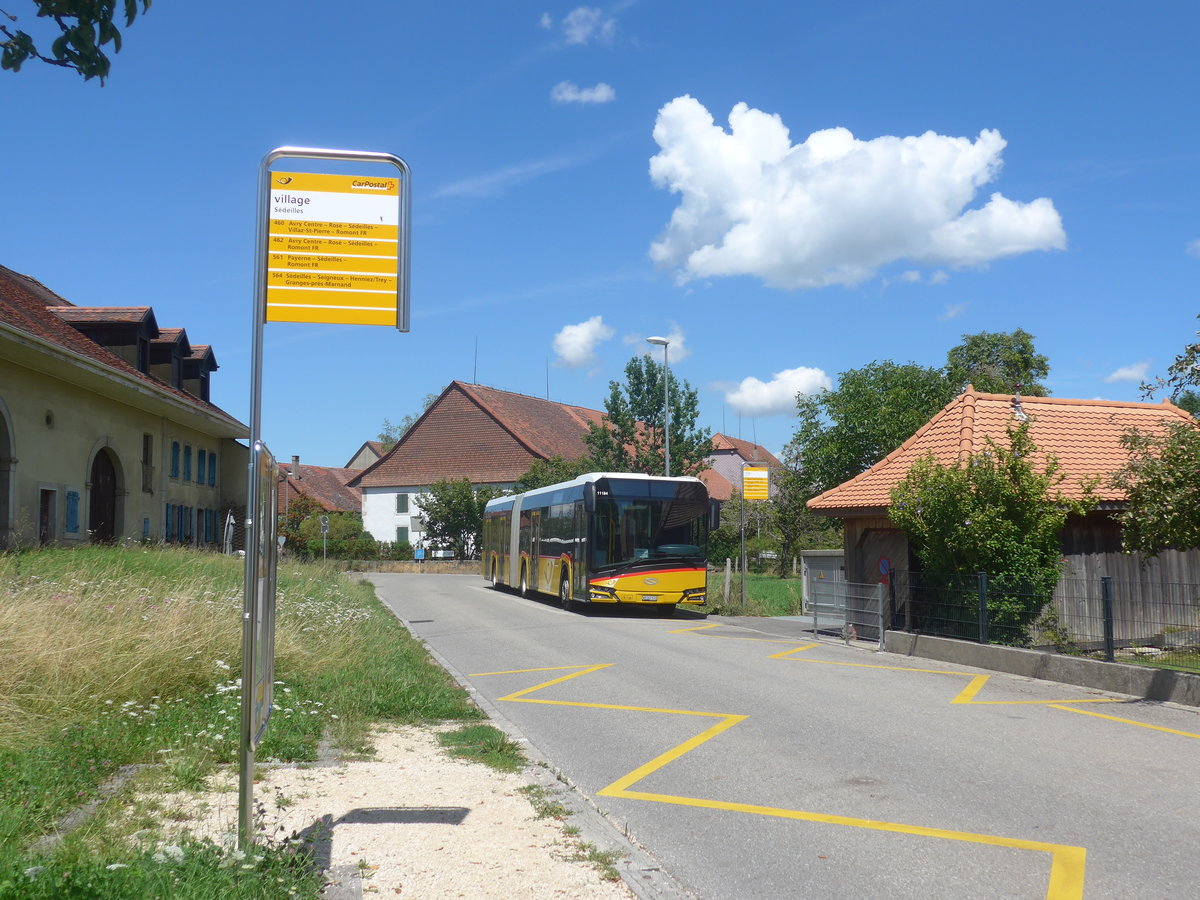 (219'012) - CarPostal Ouest - VD 267'970 - Solaris am 25. Juli 2020 in S�deilles, Village