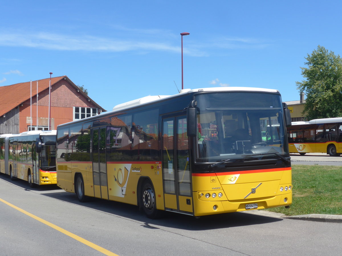 (219'025) - CarPostal Ouest - VD 124'775 - Volvo am 25. Juli 2020 in Thierrens, Gare Routi�re