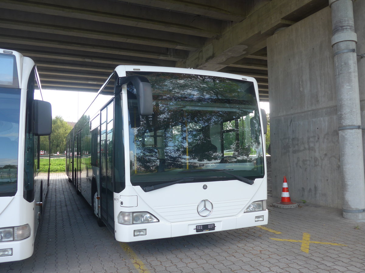 (220'028) - Interbus, Yverdon - Nr. 211 - Mercedes (ex BVB Basel Nr. 792; ex VZO Gr�ningen Nr. 24) am 23. August 2020 in Kerzers, Murtenstrasse