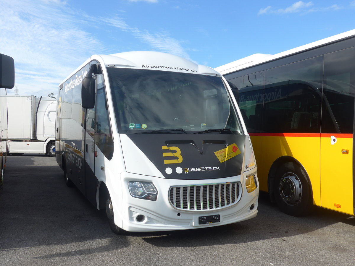 (220'050) - Busmiete, M�nchenstein - Iveco/Sitcar am 23. August 2020 in Kerzers, Interbus (Einsatz Airportbus)