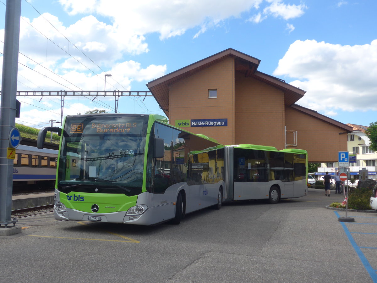 (220'154) - Busland, Burgdorf - Nr. 302/BE 559'302 - Mercedes am 23. August 2020 beim Bahnhof Hasle-R�egsau