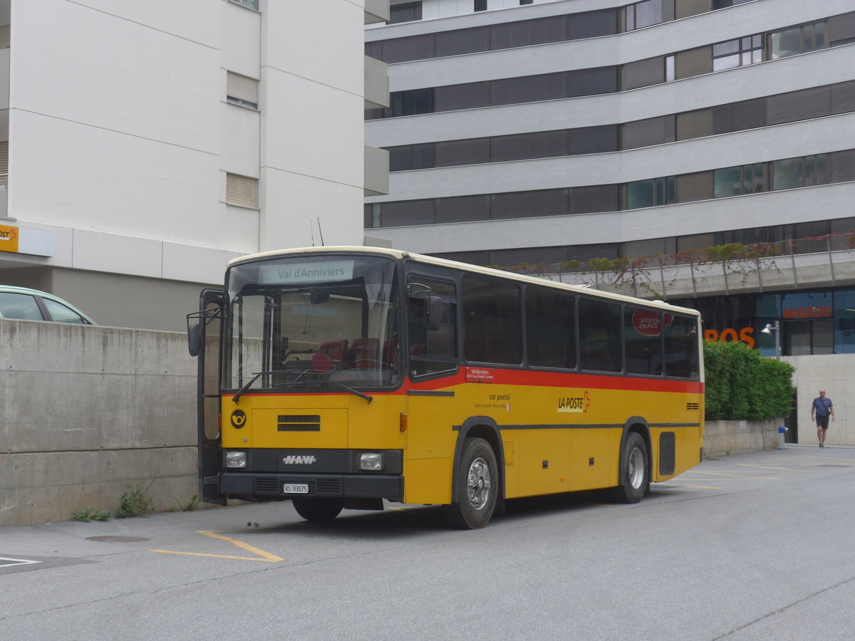 (220'460) - Oser, B�rchen - VS 93'575 - NAW/Lauber (ex Epiney, Ayer) am 6. September 2020 beim Bahnhof Visp