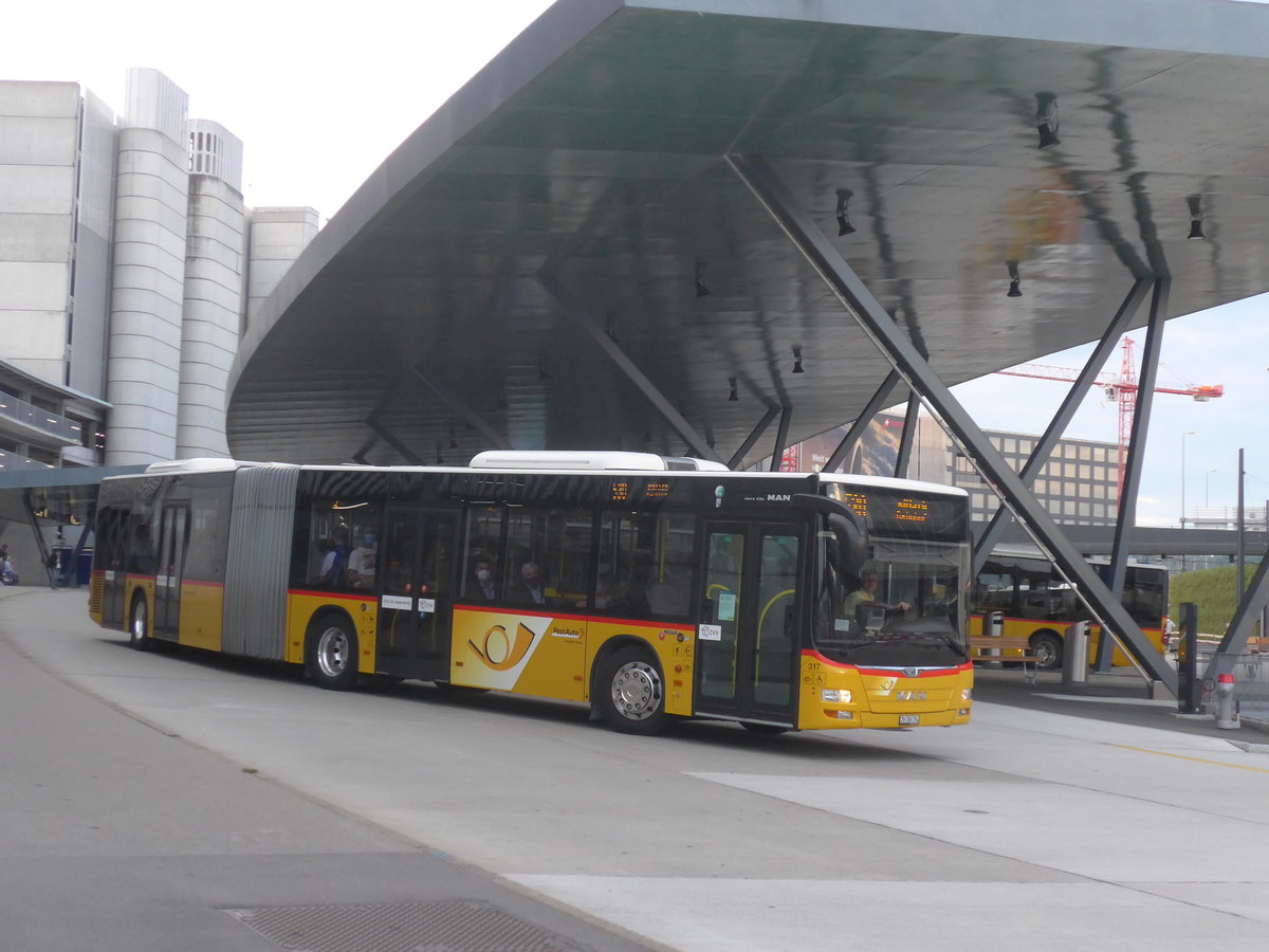 (221'022) - PostAuto Z�rich - Nr. 317/ZH 780'793 - MAN am 22. September 2020 in Z�rich, Flughafen