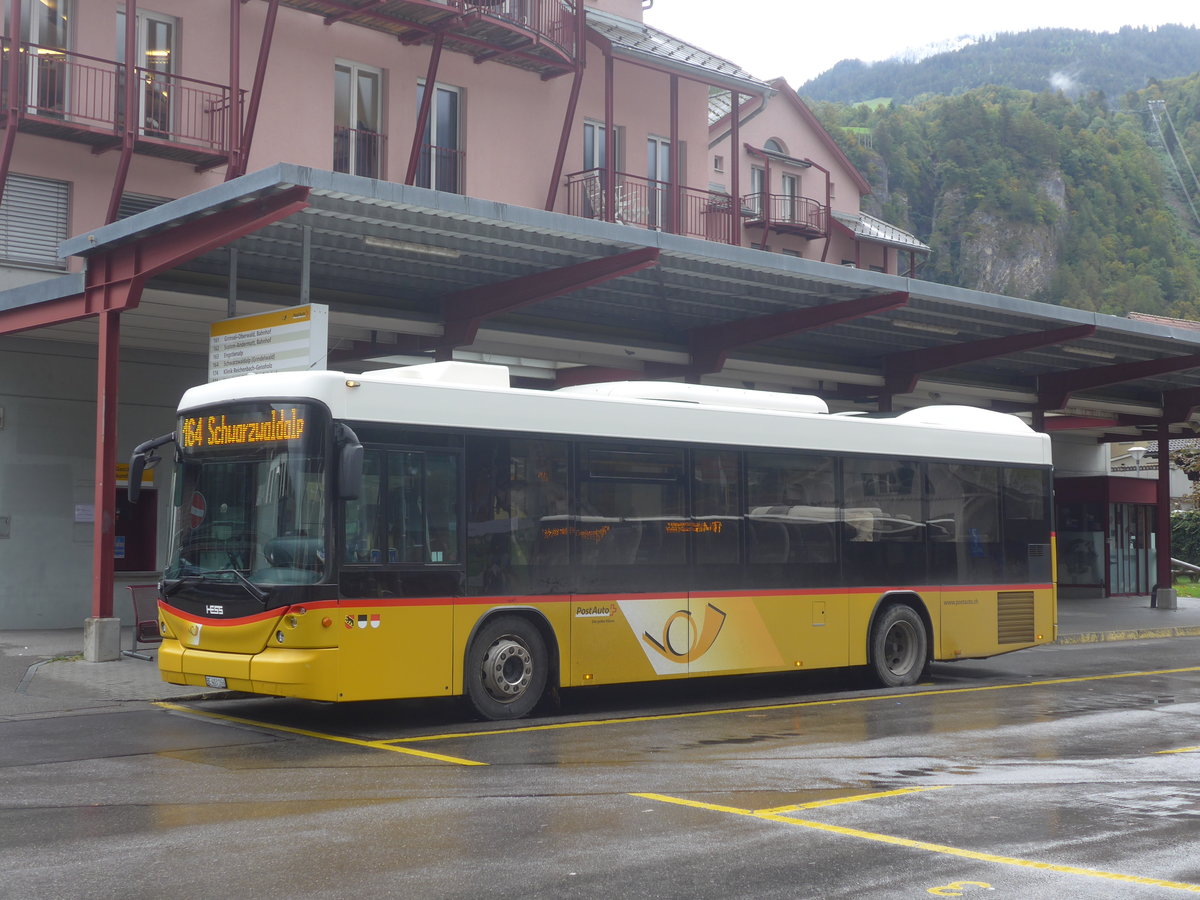(221'428) - PostAuto Bern - BE 403'166 - Scania/Hess (ex AVG Meiringen Nr. 66; ex Steiner, Messen) am 25. September 2020 in Meiringen, Postautostation