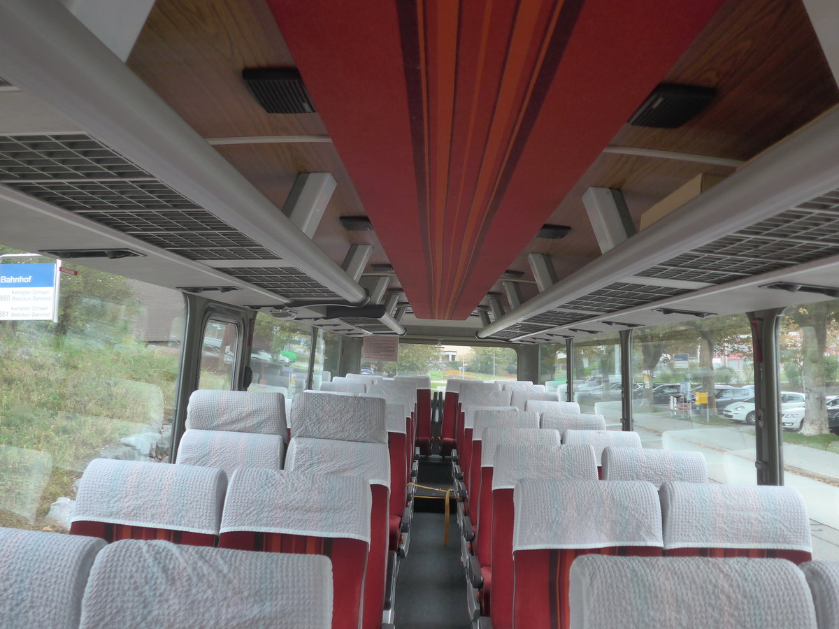 (221'966) - Biegger, Uster - Nr. 9/GL 1802 - Saurer/R&J (ex P 24'366) am 18. Oktober 2020 beim Bahnhof B�retswil (Innenaufnahme)