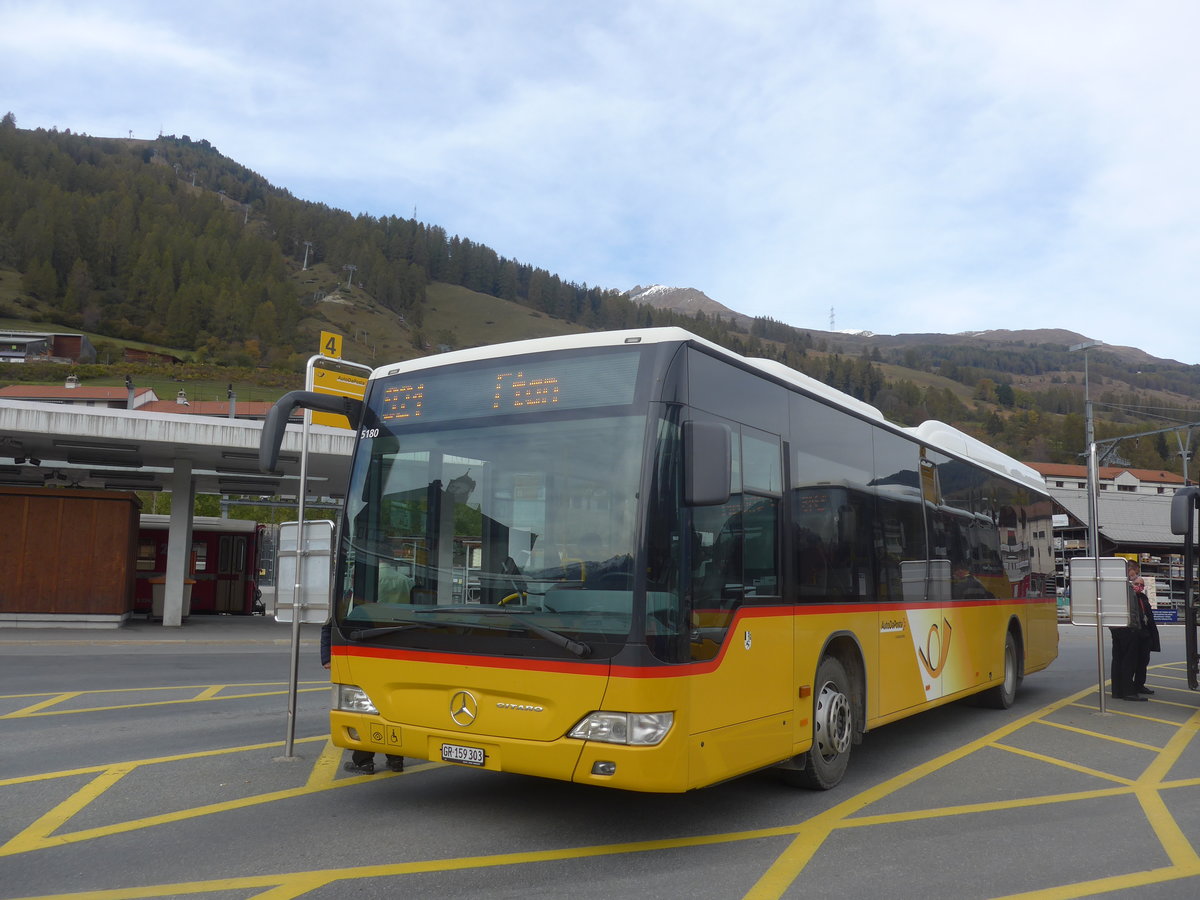 (222'155) - PostAuto Graub�nden - GR 159'303 - Mercedes am 20. Oktober 2020 beim Bahnhof Scuol-Tarasp