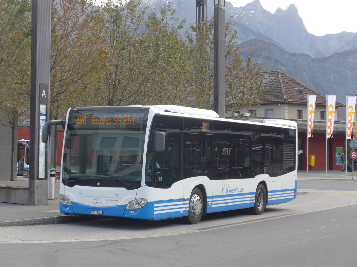 (222'360) - RTB Altst�tten - Nr. 75/SG 33'072 - Mercedes am 22. Oktober 2020 beim Bahnhof Sargans