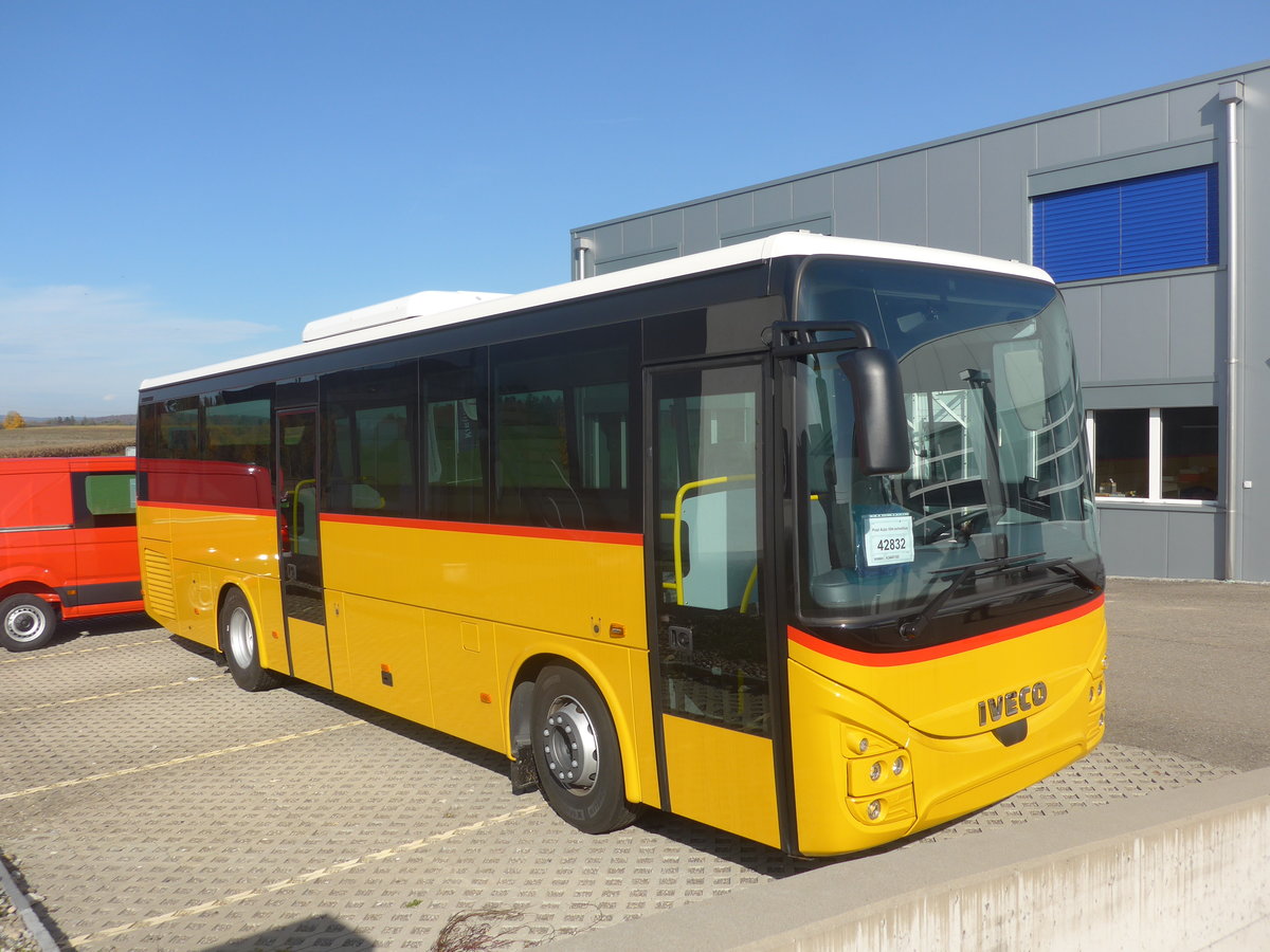 (222'676) - PostAuto - Iveco am 25. Oktober 2020 in M�genwil, Waldspurger+B�hlmann