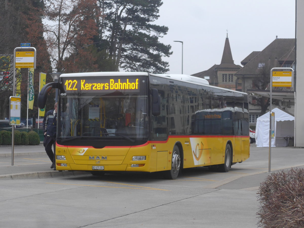 (222'880) - PostAuto Bern - Nr. 541/BE 675'387 - MAN am 29. November 2020 beim Bahnhof D�dingen