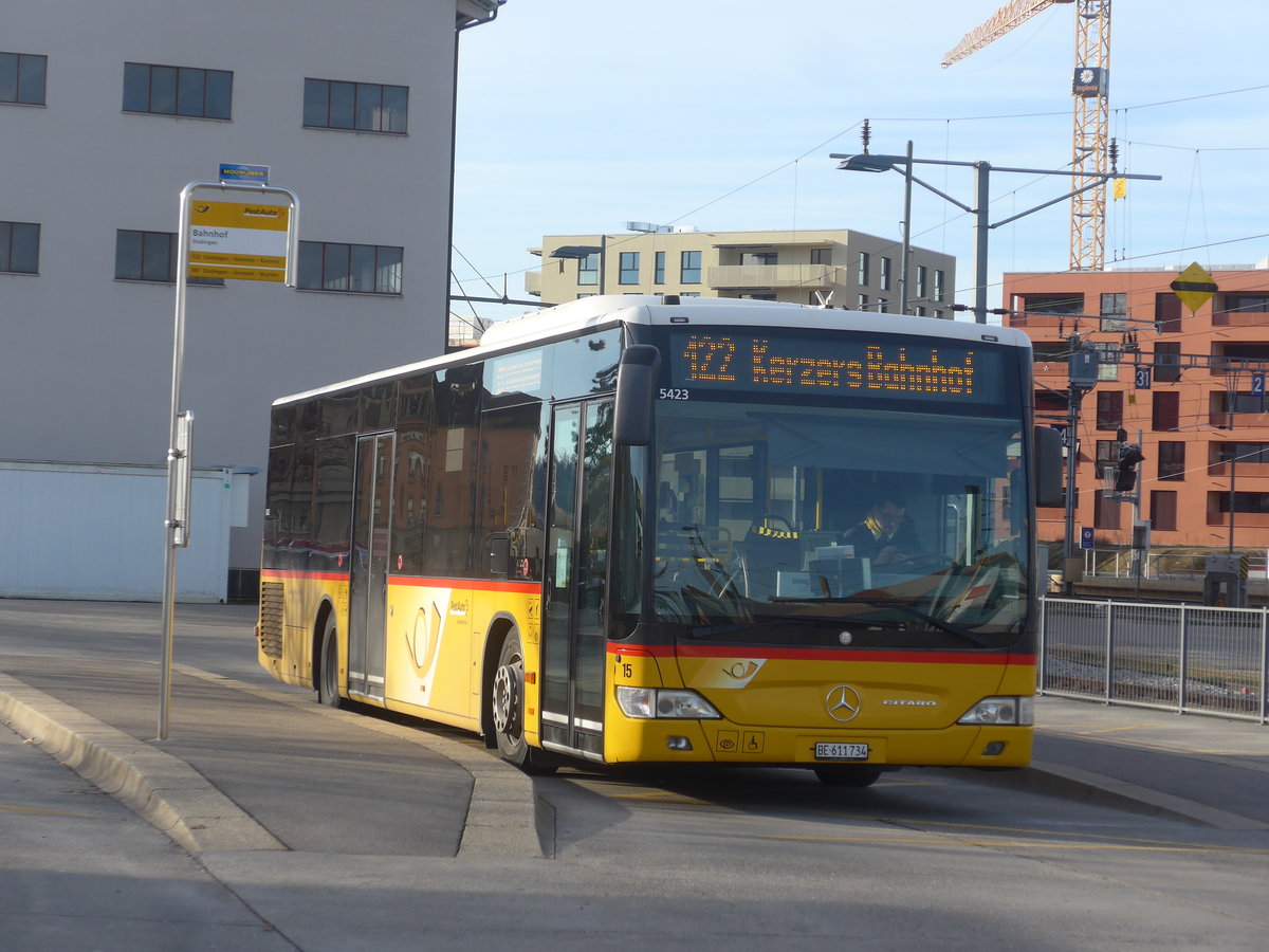 (223'084) - PostAuto Bern - Nr. 15/BE 611'734 - Mercedes (ex Steiner, Ortschwaben Nr. 15) am 26. Dezember 2020 beim Bahnhof D�dingen