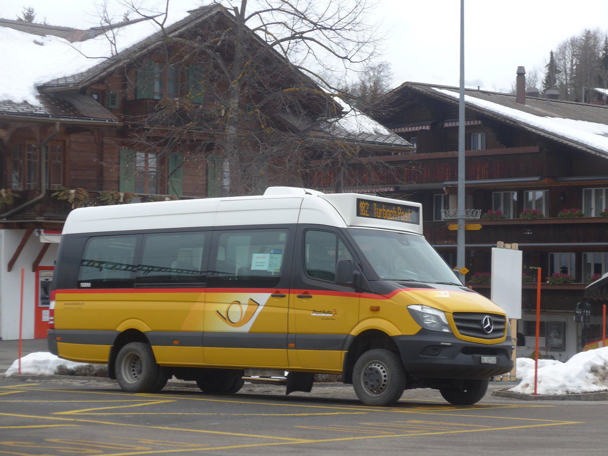 (223'459) - K�bli, Gstaad BE 305'545 - Mercedes am 7. Februar 2021 beim Bahnhof Gstaad