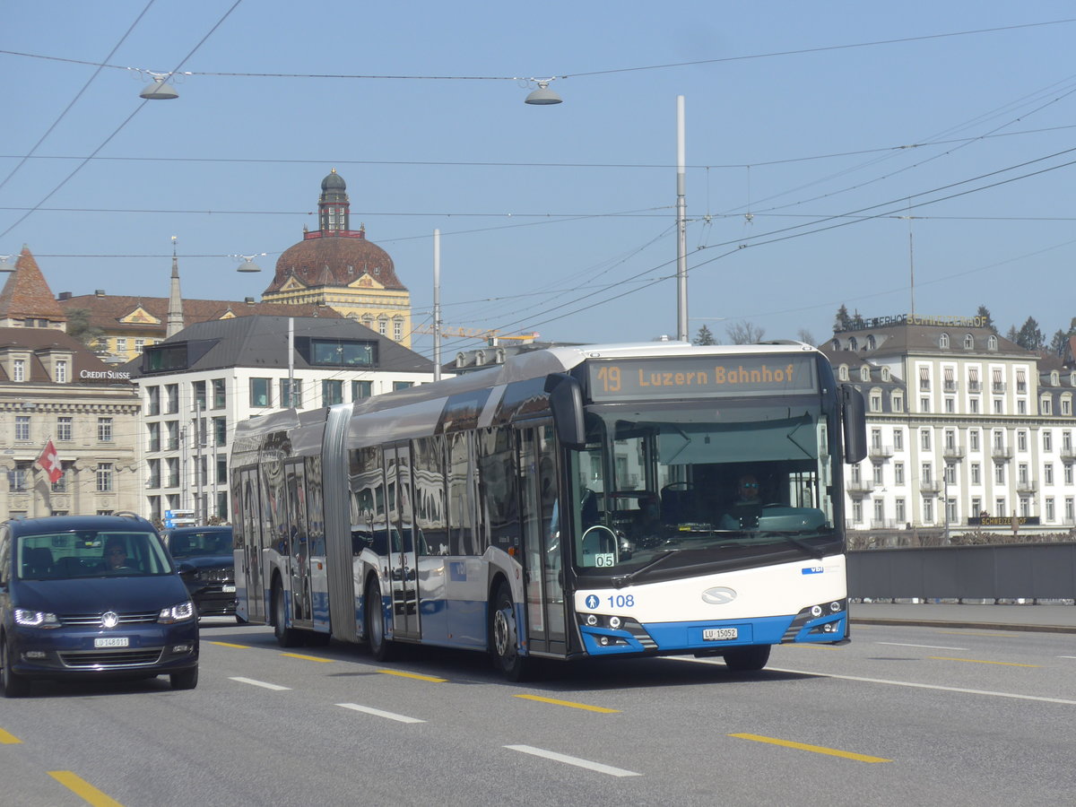 (223'786) - VBL Luzern - Nr. 108/LU 15'052 - Solaris am 26. Februar 2021 in Luzern, Bahnhofbr�cke