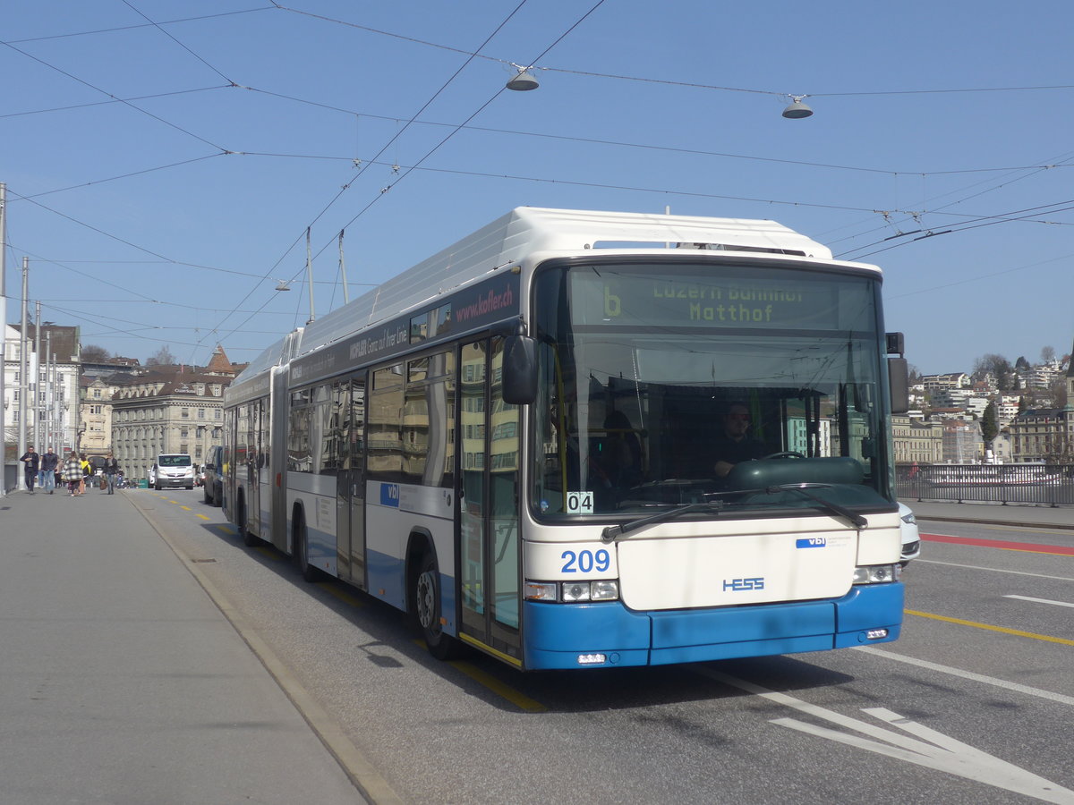 (223'789) - VBL Luzern - Nr. 209 - Hess/Hess Gelenktrolleybus am 26. Februar 2021 in Luzern, Bahnhofbr�cke