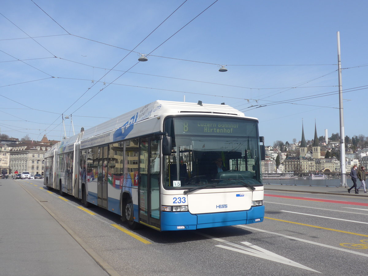 (223'800) - VBL Luzern - Nr. 233 - Hess/Hess Doppelgelenktrolleybus am 26. Februar 2021 in Luzern, Bahnhofbr�cke