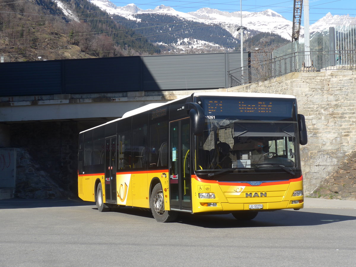 (223'915) - CarPostal Ouest - JU 51'279 - MAN (ex Nr. 13) am 2. M�rz 2021 beim Bahnhof Brig (Einsatz PostAuto Wallis)