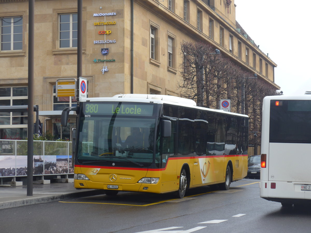 (224'005) - CarPostal Ouest - NE 98'404 - Mercedes am 7. M�rz 2021 beim Bahnhof Neuch�tel