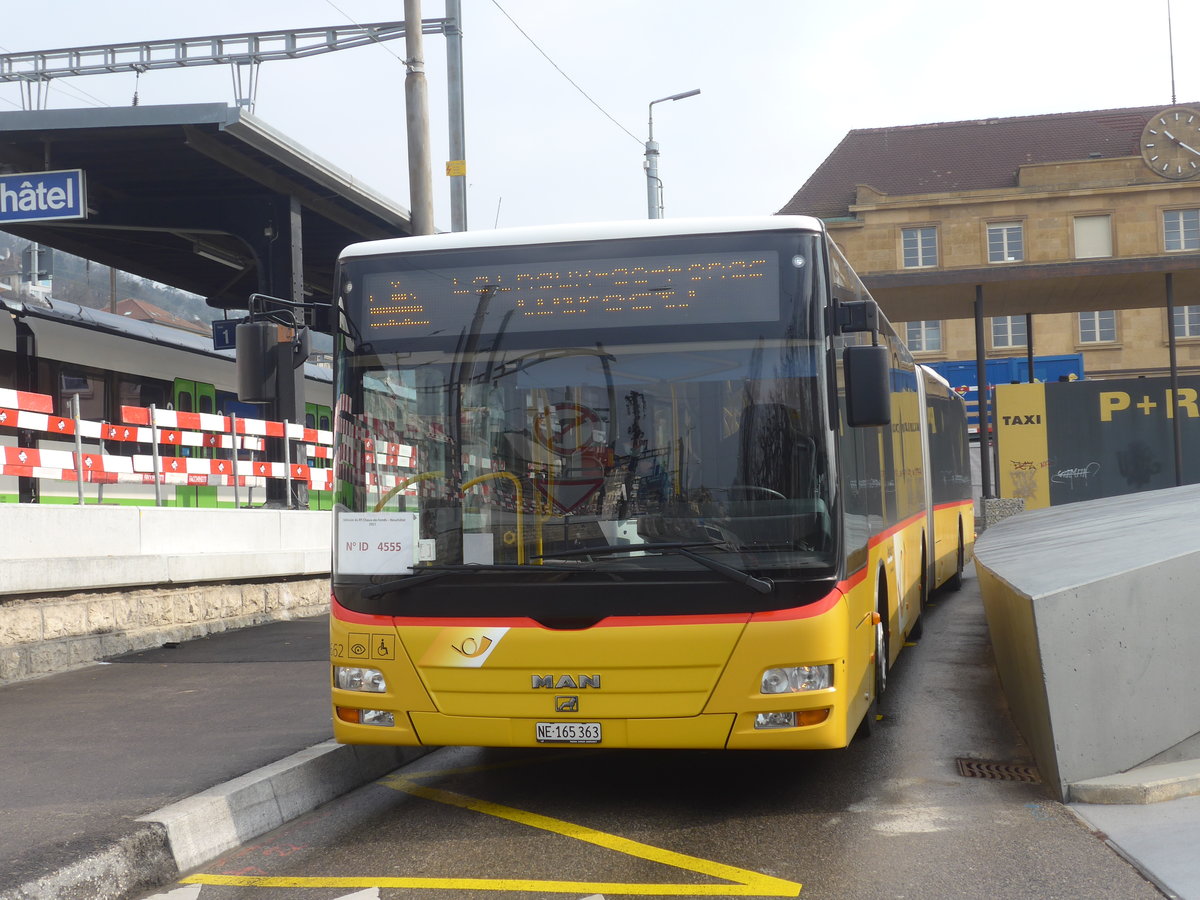 (224'007) - PostAuto Bern - Nr. 662/NE 165'363 - MAN (ex BE 610'549) am 7. M�rz 2021 beim Bahnhof Neuch�tel