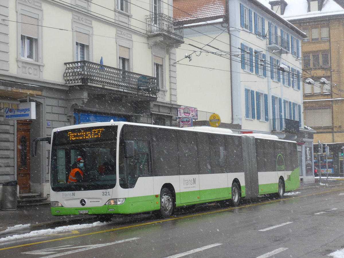 (224'179) - transN, La Chaux-de-Fonds - Nr. 321/NE 109'321 - Mercedes am 14. M�rz 2021 beim Bahnhof La Chaux-de-Fonds