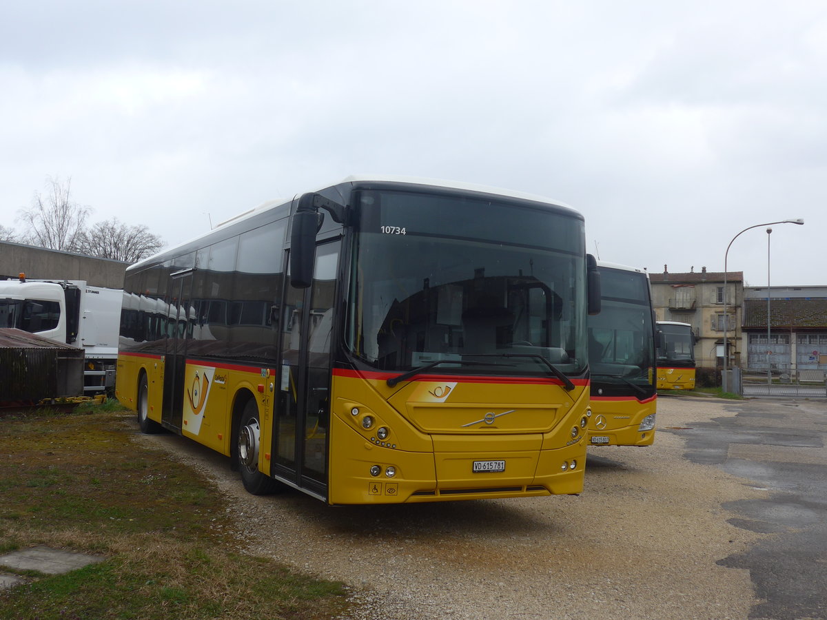 (224'207) - CarPostal Ouest - VD 615'781 - Volvo (ex Favre, Avenches) am 14. M�rz 2021 in Yverdon, Garage