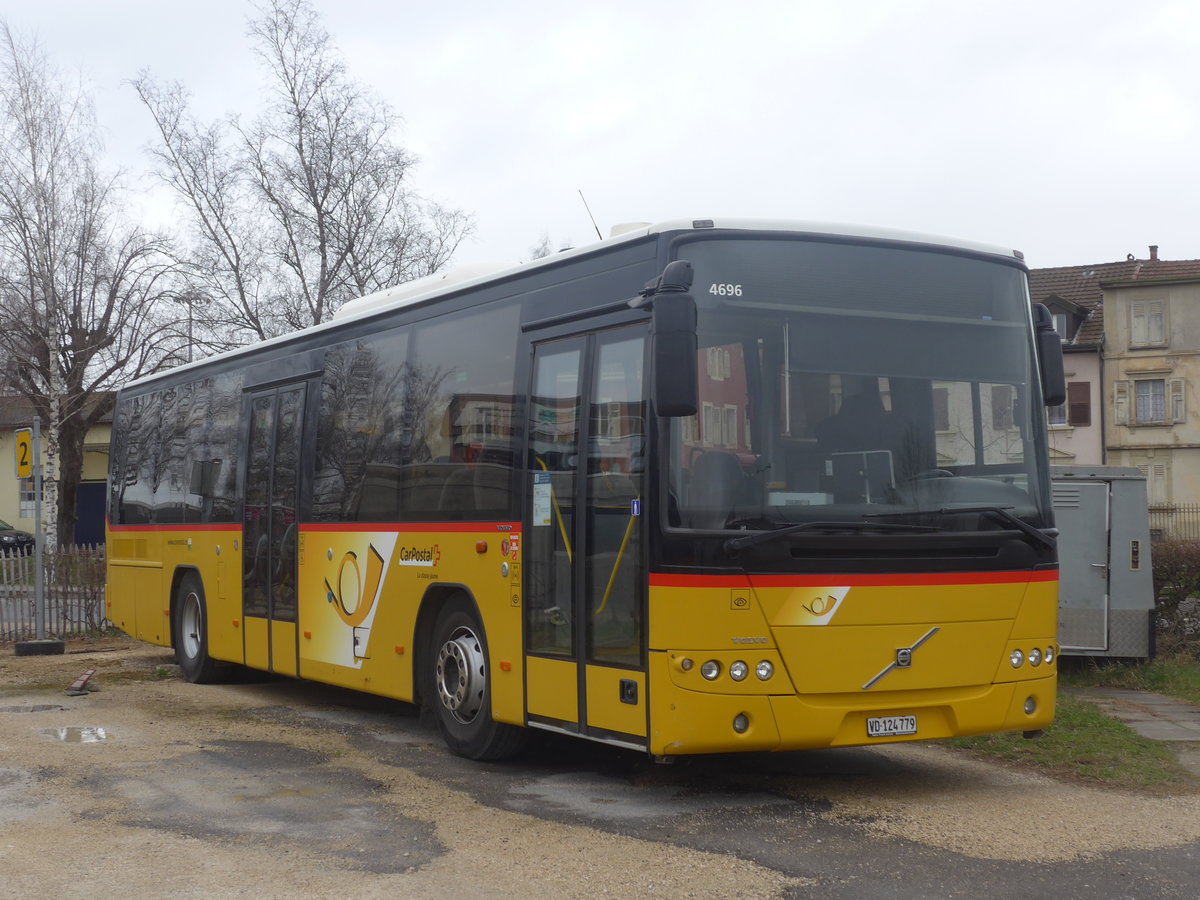 (224'211) - CarPostal Ouest - VD 124'779 - Volvo am 14. M�rz 2021 in Yverdon, Garage
