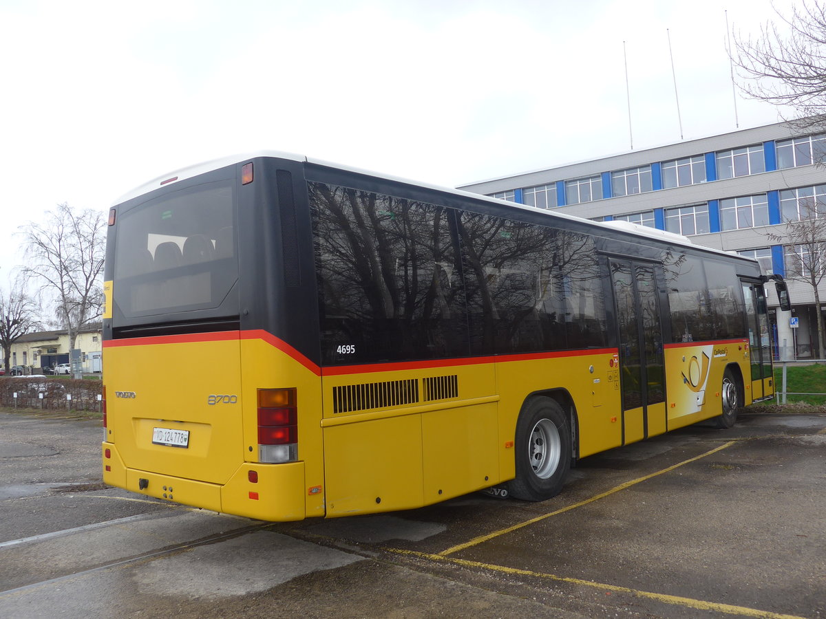 (224'218) - CarPostal Ouest - VD 124'778 - Volvo am 14. M�rz 2021 in Yverdon, Garage