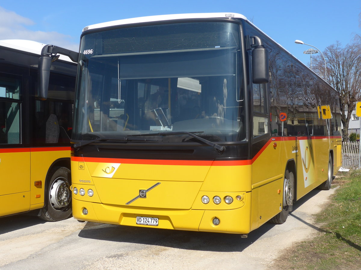(224'308) - CarPostal Ouest - VD 124'779 - Volvo am 20. M�rz 2021 in Yverdon, Garage