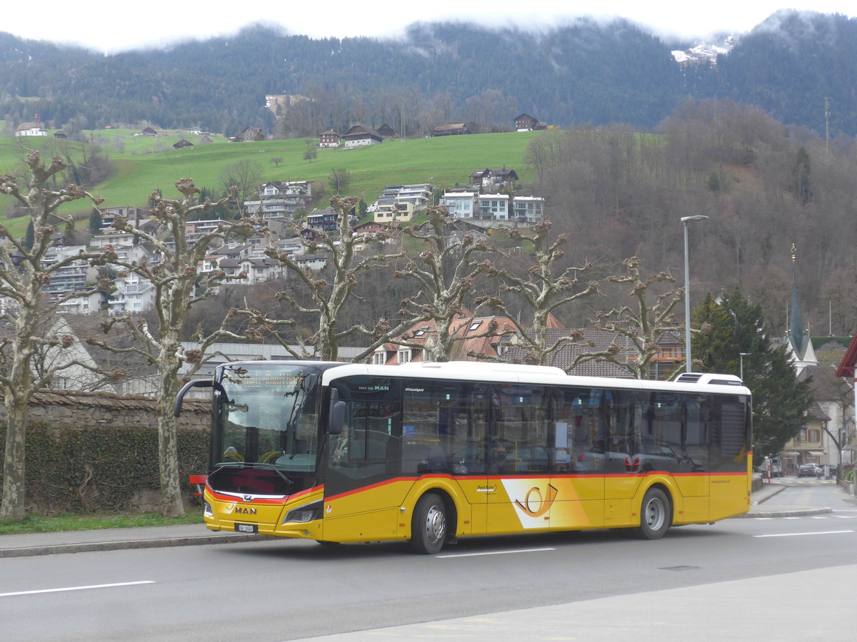 (224'374) - PostAuto Zentralschweiz - Nr. 7/OW 10'040 - MAN am 27. M�rz 2021 beim Bahnhof Sarnen (1. Einsatztag!)