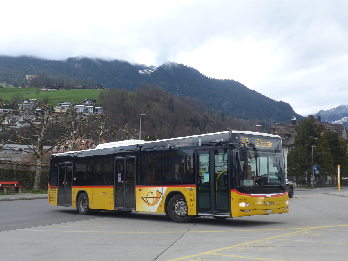 (224'383) - PostAuto Zentralschweiz - Nr. 5/OW 10'002 - MAN (ex Dillier, Sarnen Nr. 5) am 27. M�rz 2021 beim Bahnhof Sarnen