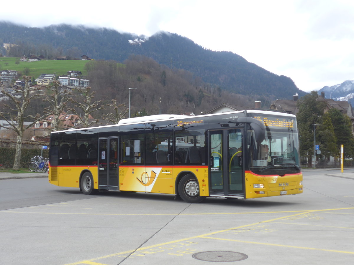 (224'386) - PostAuto Zentralschweiz - Nr. 6/OW 10'003 - MAN (ex Dillier, Sarnen Nr. 6) am 27. M�rz 2021 beim Bahnhof Sarnen