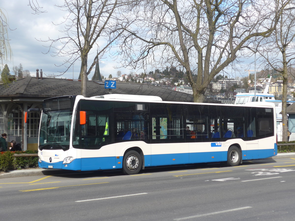 (224'450) - VBL Luzern - Nr. 85/LU 240'207 - Mercedes am 27. M�rz 2021 beim Bahnhof Luzern