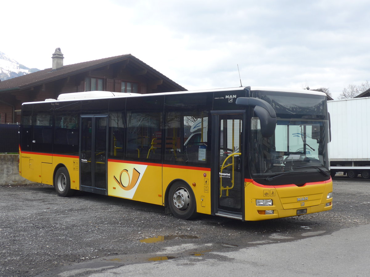 (224'459) - PostAuto Zentralschweiz - Nr. 7 - MAN/G�ppel (ex Dillier, Sarnen Nr. 7) am 27. M�rz 2021 in Sarnen, Garage