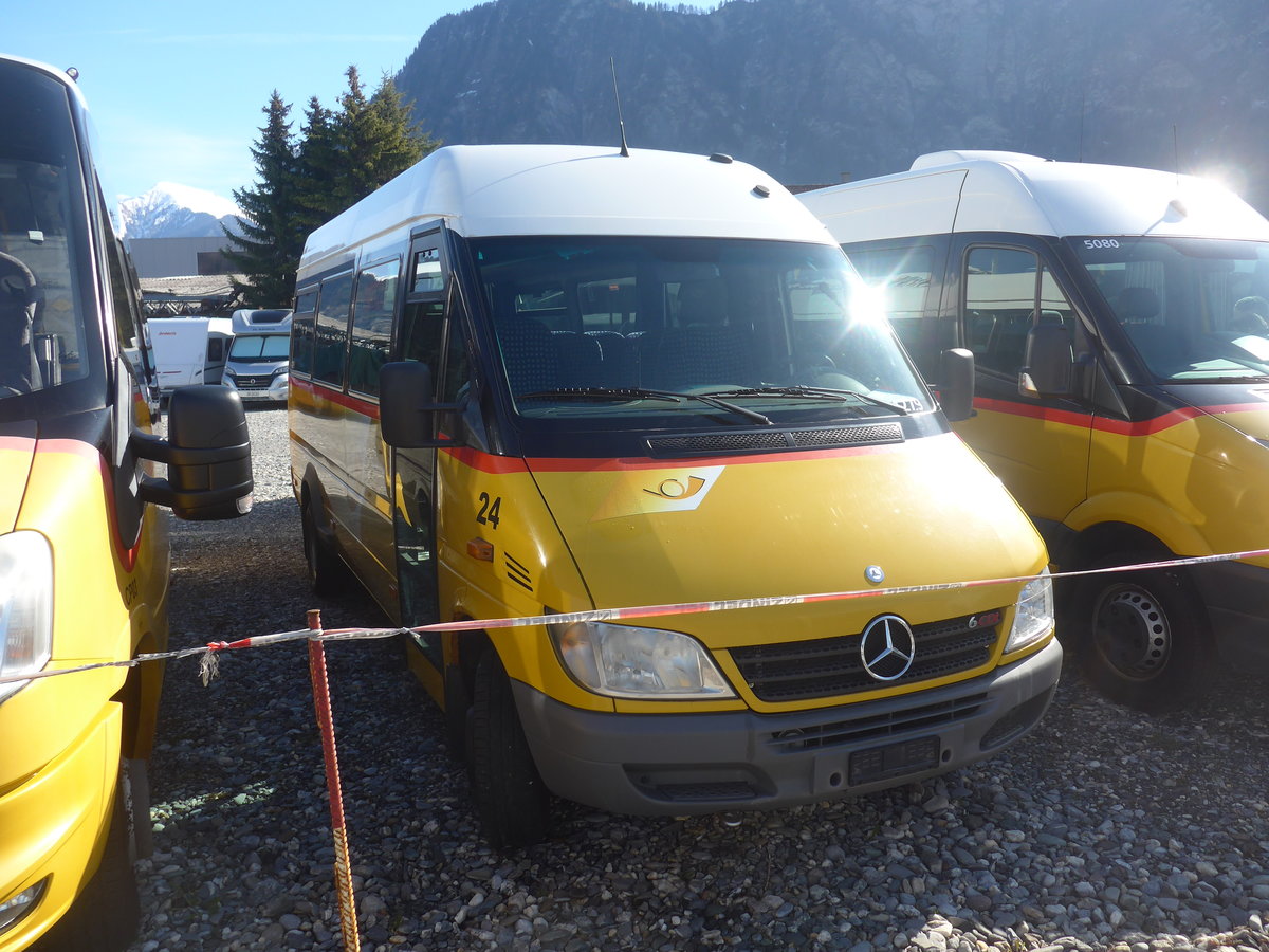 (224'492) - PostAuto Wallis - Nr. 24 - Mercedes am 28. M�rz 2021 in Landquart, Garage Badill