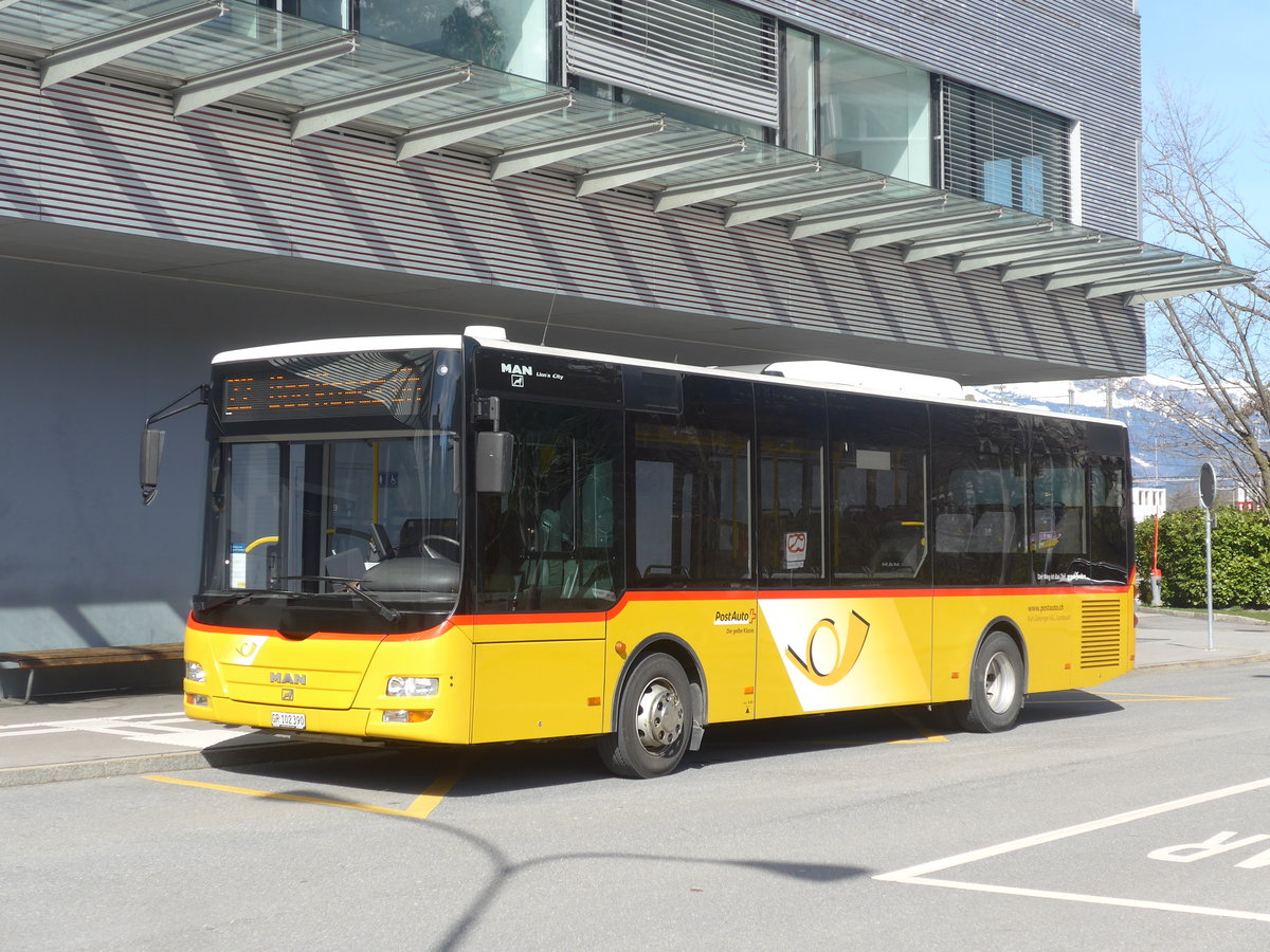 (224'512) - Gessinger, Bad Ragaz - GR 102'390 - MAN/G�ppel am 28. M�rz 2021 beim Bahnhof Landquart