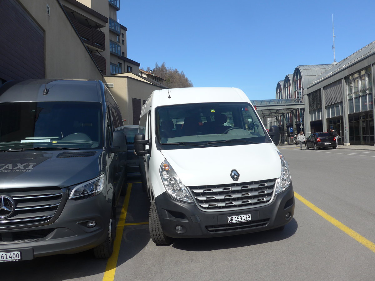 (224'526) - Gaudenz, Andeer - GR 158'179 - Renault am 28. M�rz 2021 beim Bahnhof Thusis