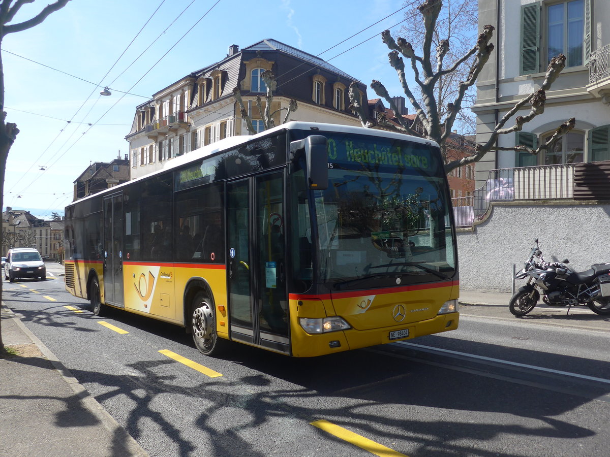 (224'586) - CarPostal Ouest - NE 98'404 - Mercedes (ex JU 48'603; ex Nr. 53; ex Stucki, Porrentruy Nr. 27) am 29. M�rz 2021 in Neuch�tel, Avenue de la Gare 