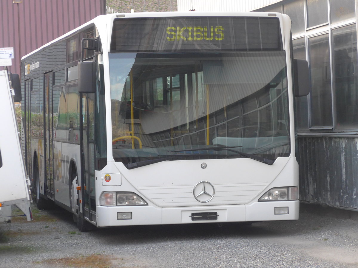 (224'785) - Buchard, Leytron - Nr. 90 - Mercedes (ex Ryffel, Uster Nr. 69; ex Welti-Furrer, Z�rich Nr. 53; ex Fr�hlich, Z�rich Nr. 608) am 2. April 2021 in Leytron, Garage