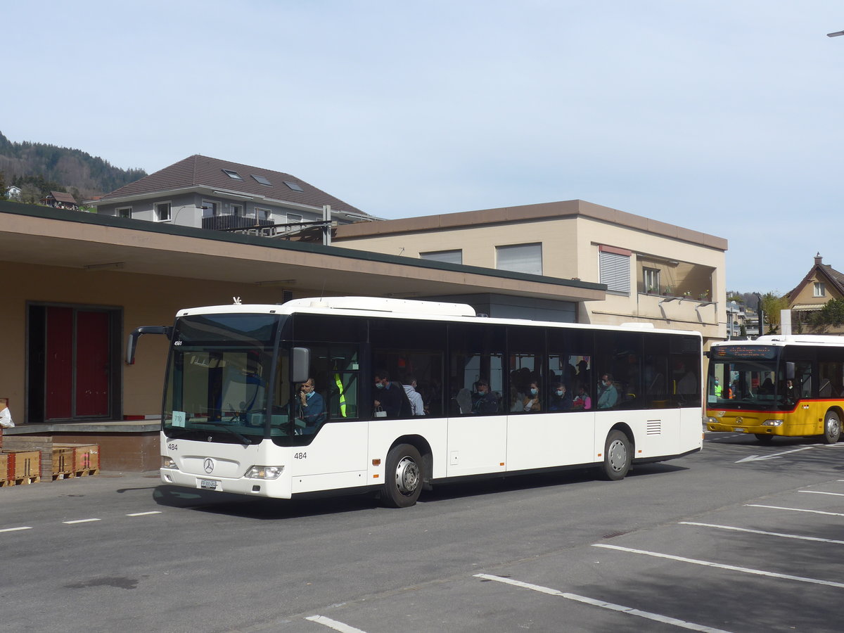 (224'814) - Intertours, Domdidier - Nr. 484/FR 300'484 - Mercedes (ex PostAuto Bern Nr. 1; ex Klopfstein, Laupen Nr. 1) am 5. April 2021 beim Bahnhof Hergiswil
