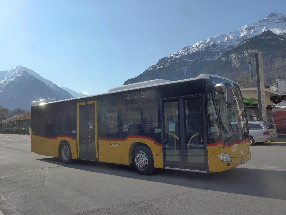 (225'181) - Fl�ck, Brienz - Nr. 21/BE 868'721 - Mercedes am 21. April 2021 in Meiringen, Postautostation
