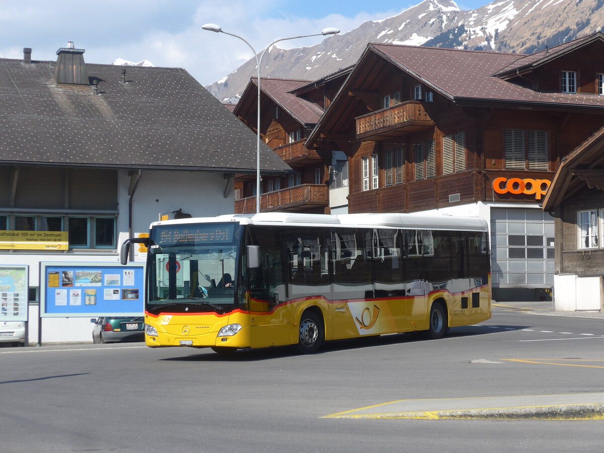 (225'193) - Fl�ck, Brienz - Nr. 4/BE 517'311 - Mercedes am 21. April 2021 beim Bahnhof Brienz