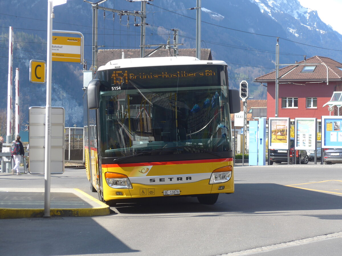 (225'195) - Fl�ck, Brienz - Nr. 0/BE 13'878 - Setra am 21. April 2021 beim Bahnhof Brienz