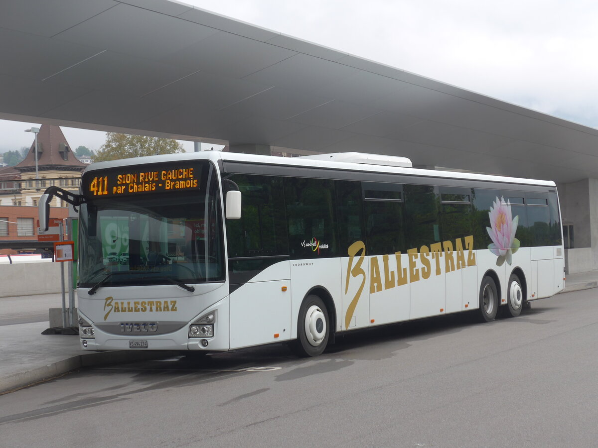 (225'376) - Ballestraz, Gr�ne - VS 494'274 - Iveco (ex Vorf�hrfahrzeug Iveco France) am 1. Mai 2021 in Sierre, Busbahnhof