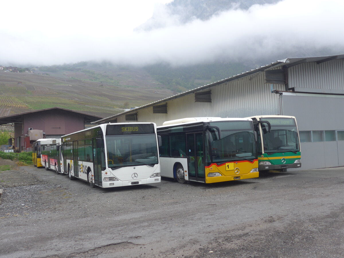 (225'474) - Buchard, Leytron - Nr. 90 - Mercedes (ex Ryffel, Uster Nr. 69; ex Welti-Furrer, Z�rich Nr. 53; ex Fr�hlich, Z�rich Nr. 608) am 1. Mai 2021 in Leytron, Garage