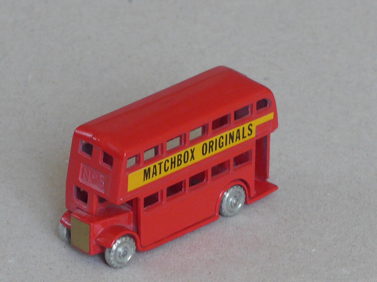 (225'595) - Aus England: London Transport, London - A.E.C. am 22. Mai 2021 in Thun (Modell)